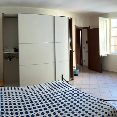 Casa Adriana, Centralissima, Confinante Ospedale Civile דירה *